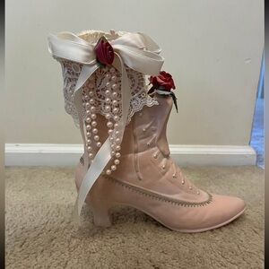 Pale pink Victorian ceramic boot decor with flowers, lace, pearls, ribbon